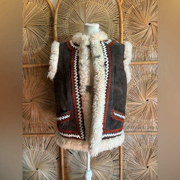 Vintage 70s Afghan Sheepskin Bohemian Vest - Picture 3 of 7
